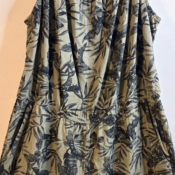 Old Navy Black and Tan Tropical Capri Jumpsuit #213 - Picture 4 of 8